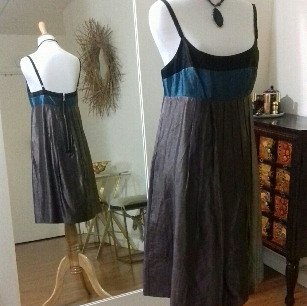 BCBGMaxAzria shiny block colour pleated dress